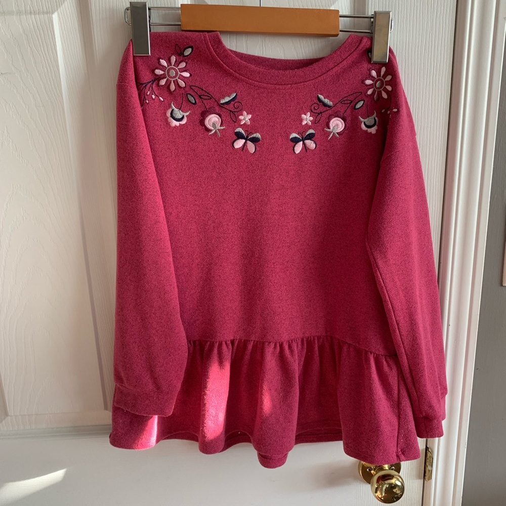 3/12$ 🔥 Rococo Children’s Sweater Size 8